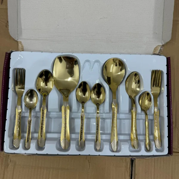 Lot imported 6 person 28 pieces golden cutlery set